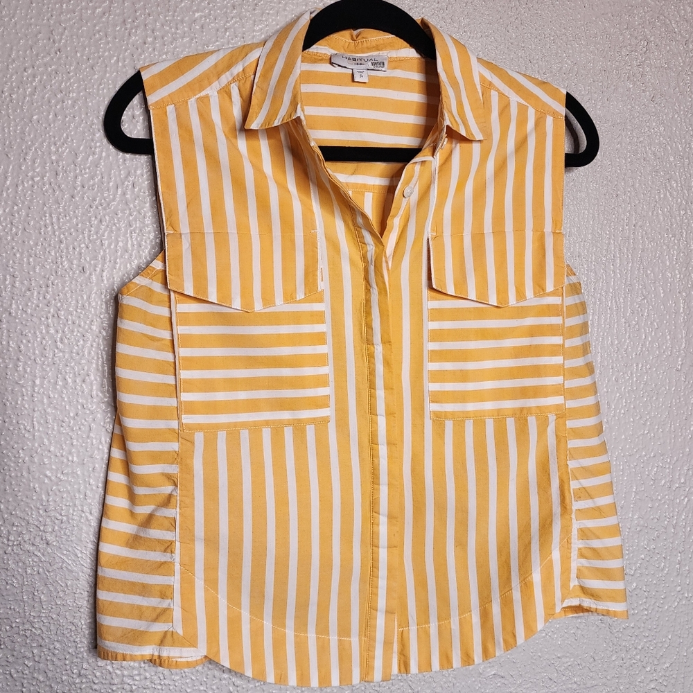 Small Habitual Sleeveless button-down top